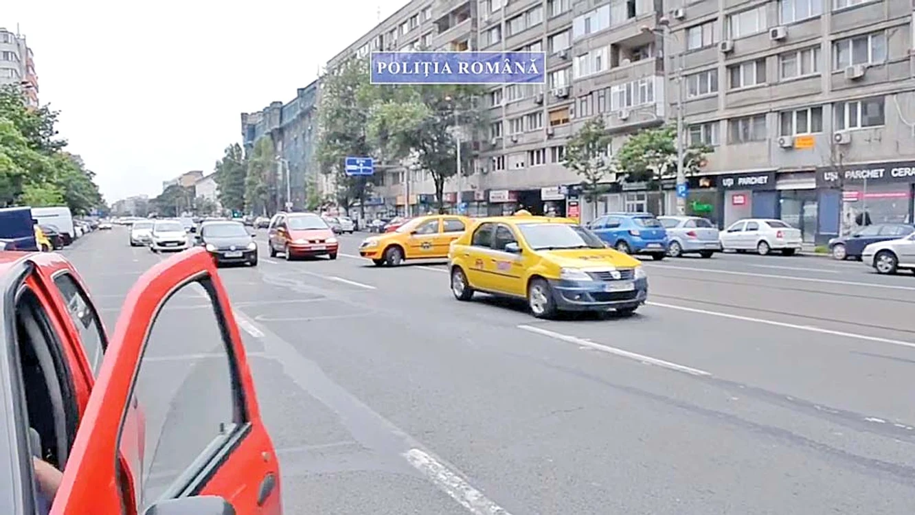 Încălcarea marcajului rutier prin viraj la stânga: 6 puncte de penalizare, 810 lei amendă