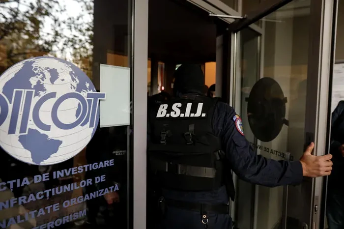 Un medic psihiatru este acuzat de exploatarea unei femei vulnerabile și trafic de droguri.