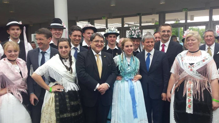 Dacian Cioloş şi Emil Hurezeanu la întâlnirea cu şvabii de la Ulm FOTO Ştefan Both