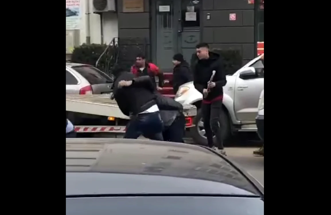 Cele două bande rivale au scos topoarele în stradă