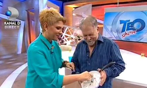 Teo şi Antonio dau impresia că flirtează la fiecare emisiune  (captură Kanal D) jpeg