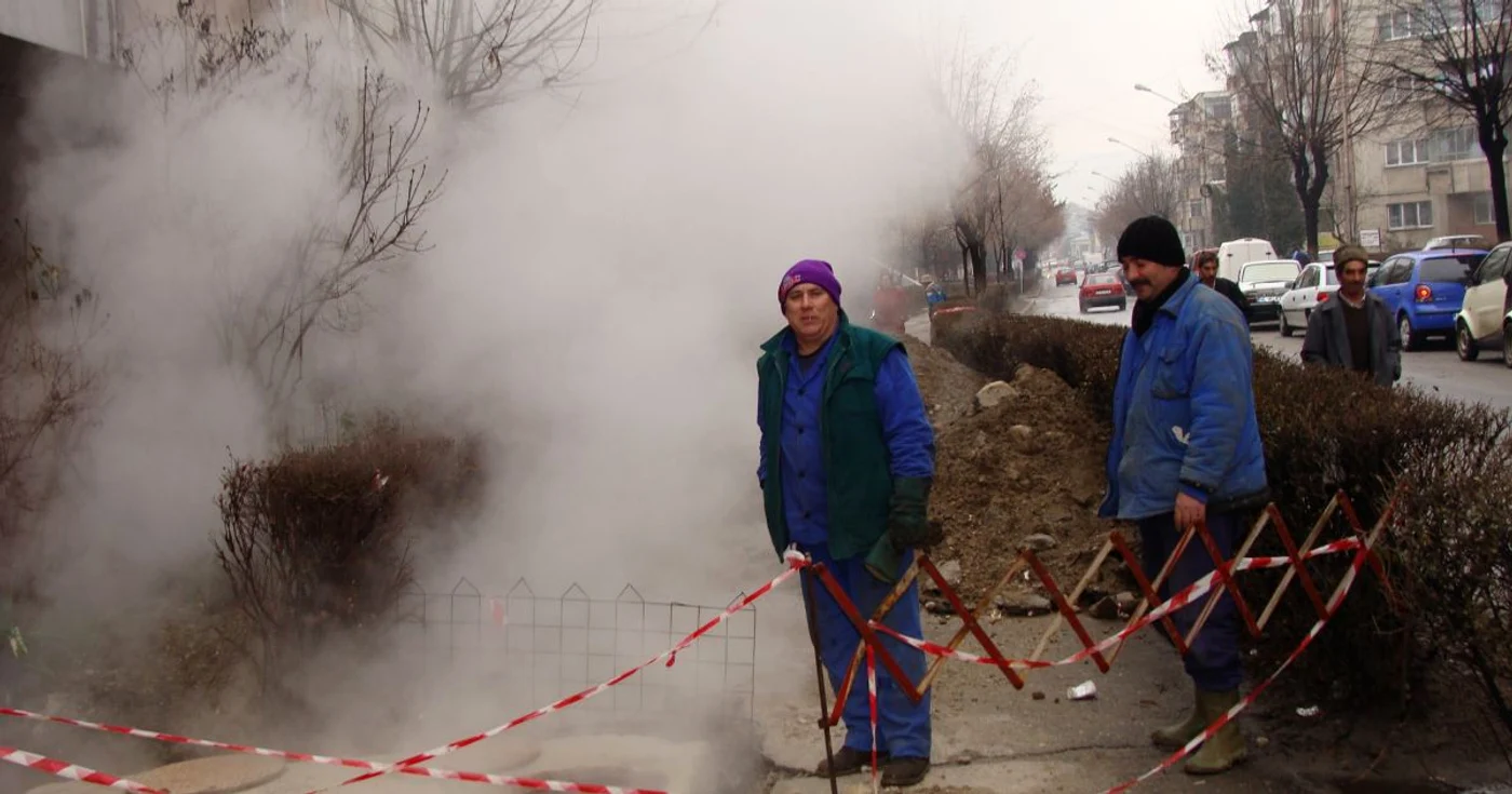 Repararea unei conducte de agent termic a lasat cartierul Nord fără apă caldă şi căldură