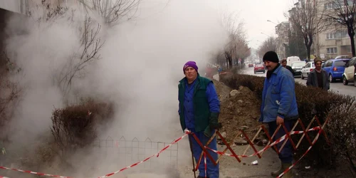 Repararea unei conducte de agent termic a lasat cartierul Nord fără apă caldă şi căldură