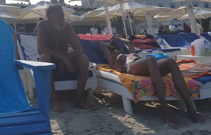 Ion Țiriac și Laurette s-au întreținut timp de trei ore pe plajă