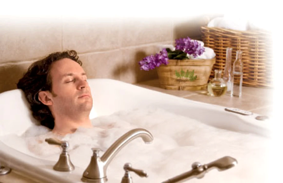 Băile în care adaugi uleiuri esenţiale te ajută să te relaxezi