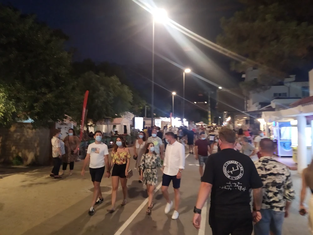 
    Oamenii sosiți din toate colțurile țării au respectat măsurile de protecție   