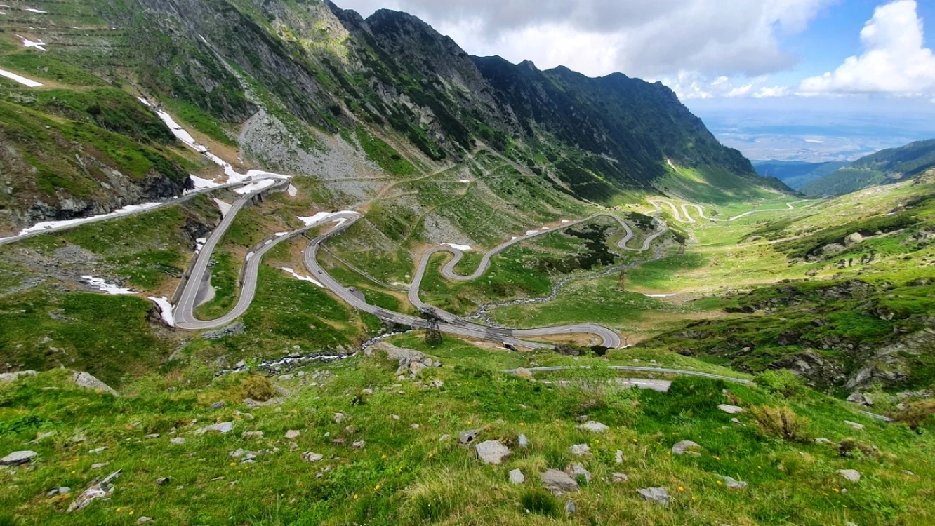 Transfăgăraşanul s-a deschis pentru circulaţie FOTO DRDP Braşov