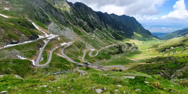 Transfăgăraşanul s-a deschis pentru circulaţie FOTO DRDP Braşov