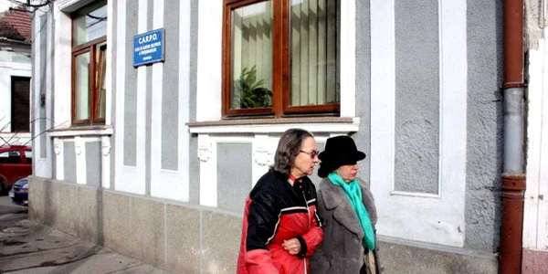 Pensionarii pot apela la serviciile Ruhama