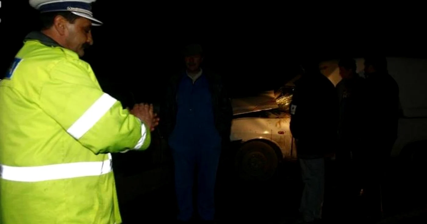 Cei trei sunt cercetaţi în stare de libertate pentru infracţiunea de tâlhărie