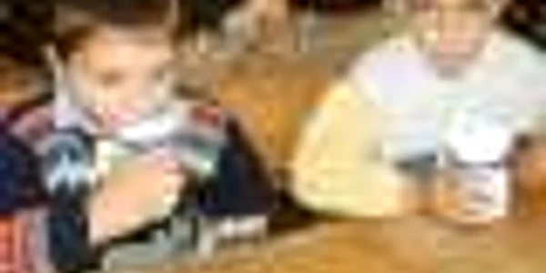 Laptele şi cornul, un program cu multe probleme. Foto: arhivă