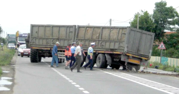 Accidentele rutiere ar putea fi reduse prin campanii de informare gândite de pietreni