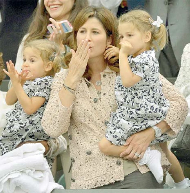 
    Charlene Riva şi Myla Rose  erau prezente mereu, alături de mama lor, Mirka, la meciurile lui Federer  