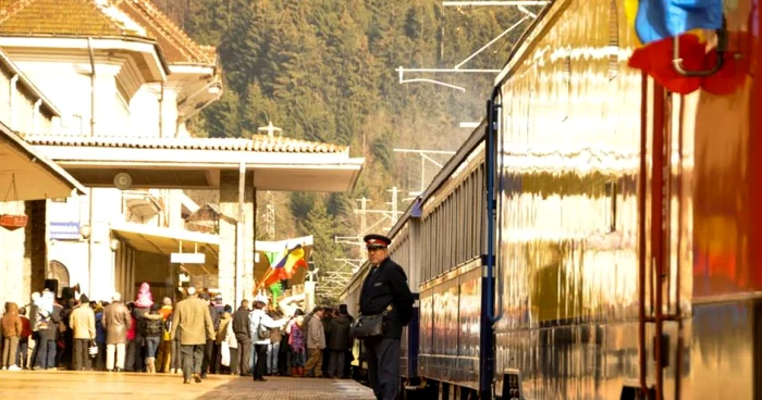 Trenul va porni călătoria simbolică în Gara Regală din Sinaia. FOTO Primăria Sinaia