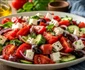 Salata de legume cu roșii, preferata românilor 