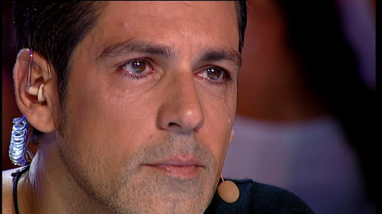 
    Ştefan Bănică Jr., pentru prima oară în lacrimi la X Factor  