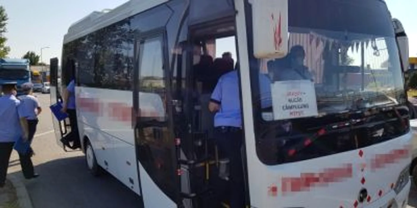 Prima zi în care masca e obligatorie şi în aer liber în Argeş a venit cu dileme. 