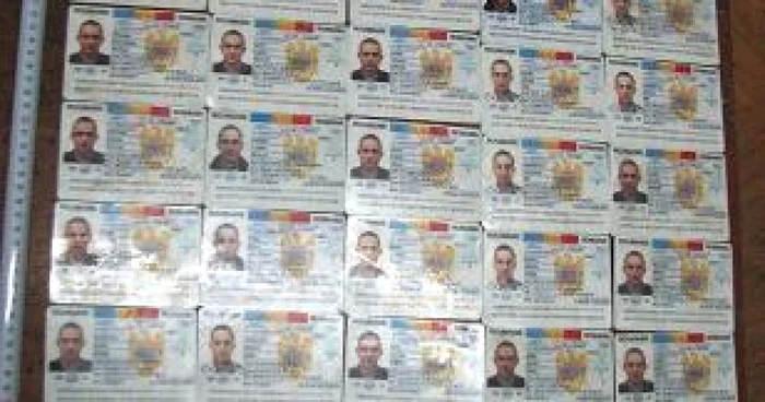 Brăila:Un braşovean cu 44 de identităţi a fost arestat în timp ce încerca să mai dea un tun