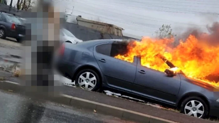 Mașina a luat foc pe Splaiul Unirii. FOTO Info Trafic București și Ilfov. Sursă b365.ro