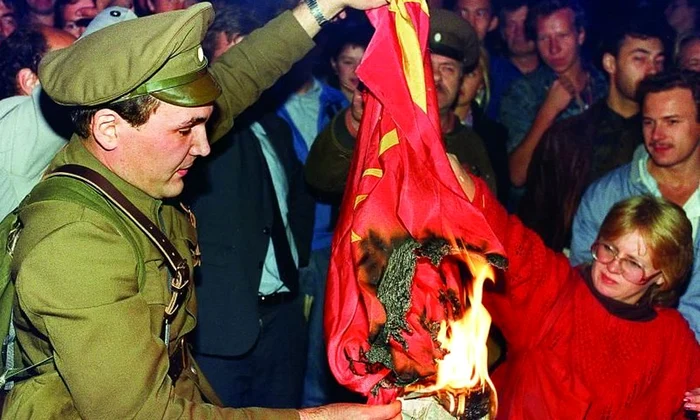 Puciul care a lichidat URSS – o constelaţie de mistere jpeg