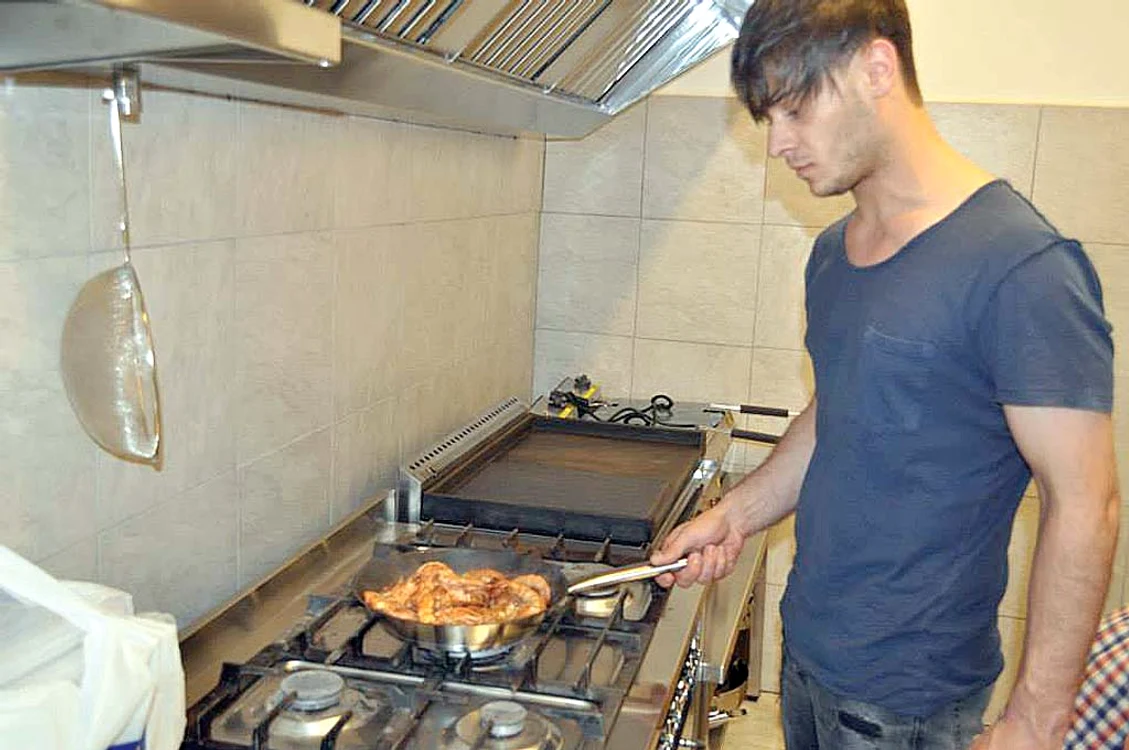 13 aprilie. De Paşte îl vedeam pe Dima la PRO TV, sărbătorind Învierea la ferma de la CocaniFoto: PRO TV