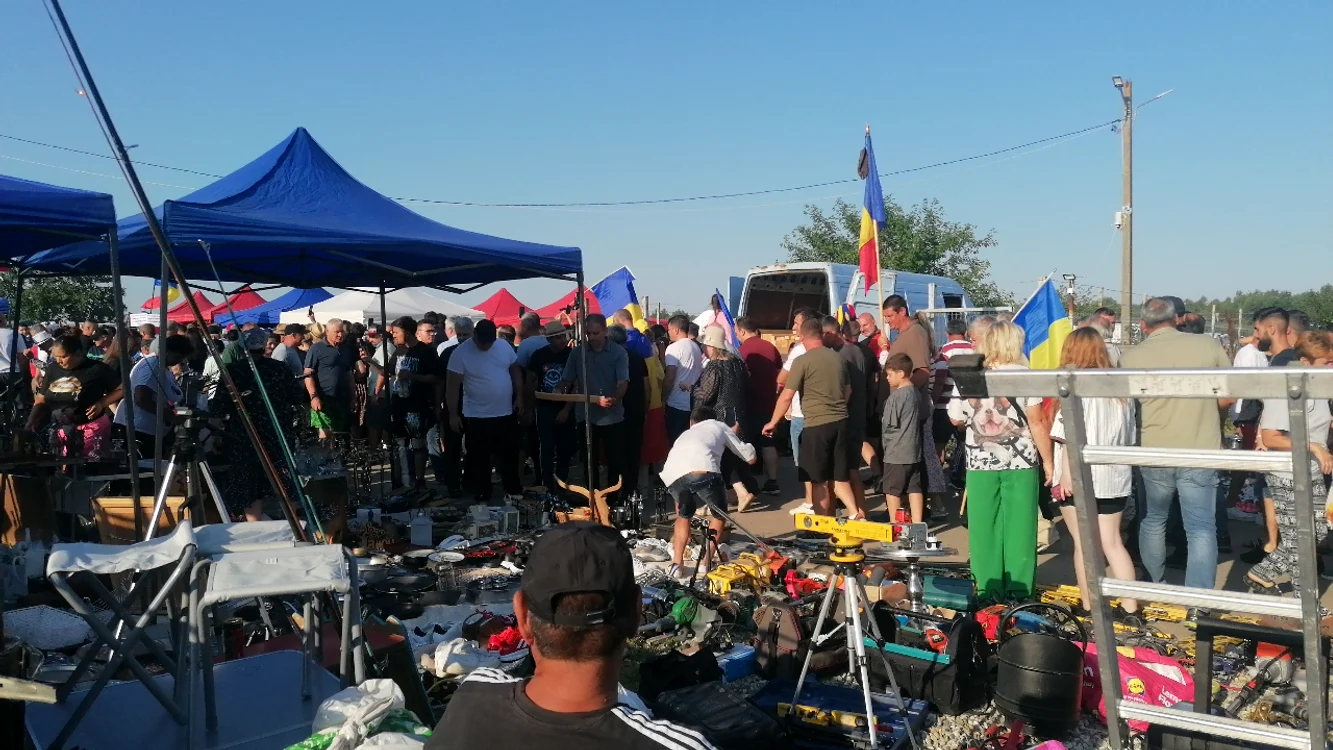Vizita lui Călin Georgescu a scos din rutina obișnuită târgul oltean FOTO: Alina Mitran