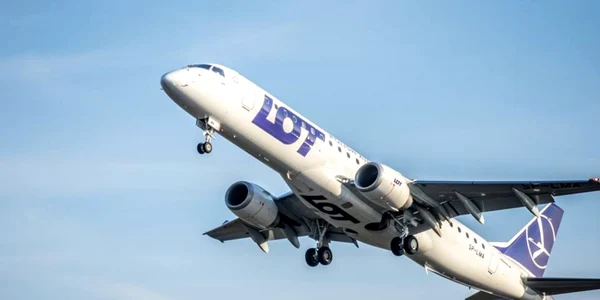 LOT Polish Airlines FOTO Facebook