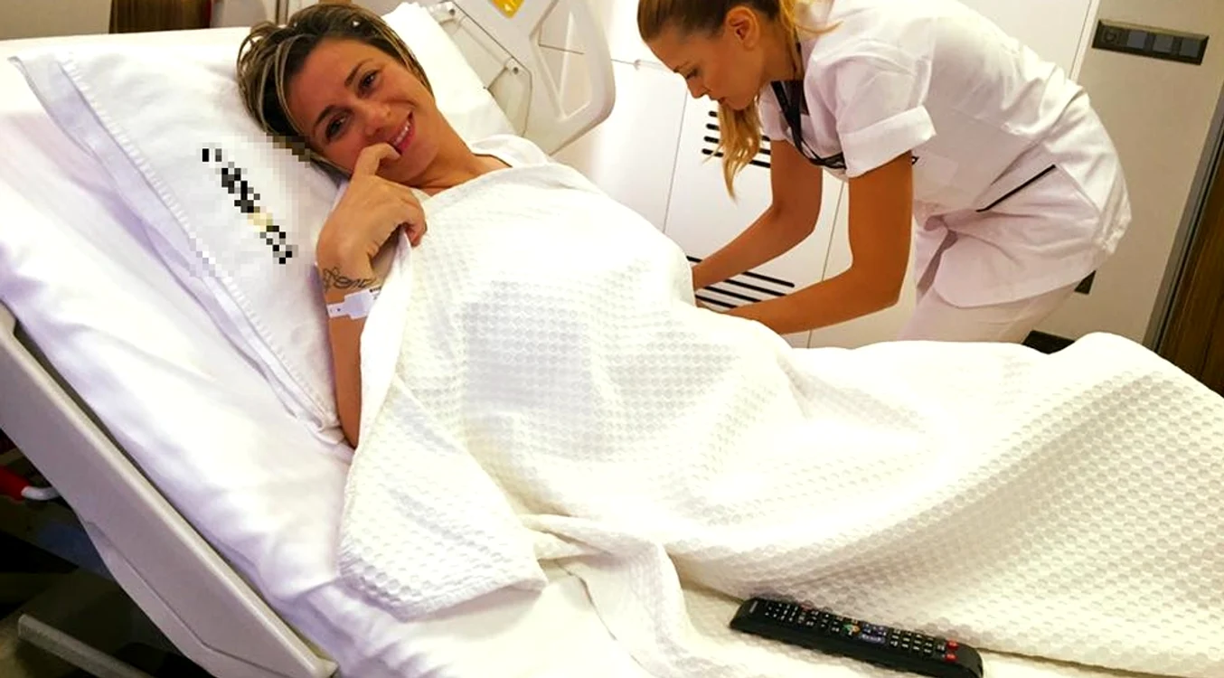 
    Vedeta și-a scos silicoanele la un spital din străinătateFoto: Arhiva personală  