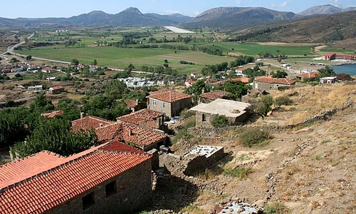 Balcanii: din cărţi şi de la faţa locului jpeg