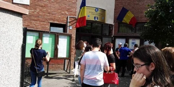 Rezultate evaluare naţională Şcoala Take Ionescu Râmnicu Vâlcea Foto voceavalcii ro 