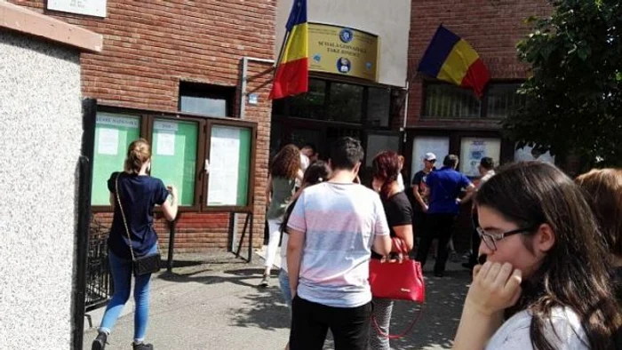 Rezultate evaluare naţională Şcoala Take Ionescu Râmnicu Vâlcea Foto voceavalcii ro 