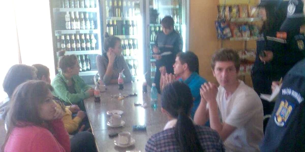 34 de elevi au fost găsiţi umblând brambura prin restaurante