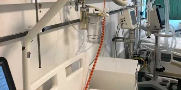 ventilatoare spital alba