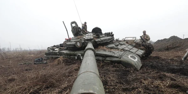 tanc rusesc impotmolit razboi ucraina foto epa efe