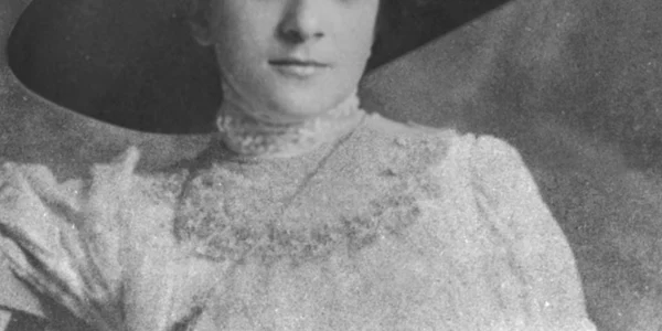 Elena Caragiani-Stoenescu, prima femeie aviator din România