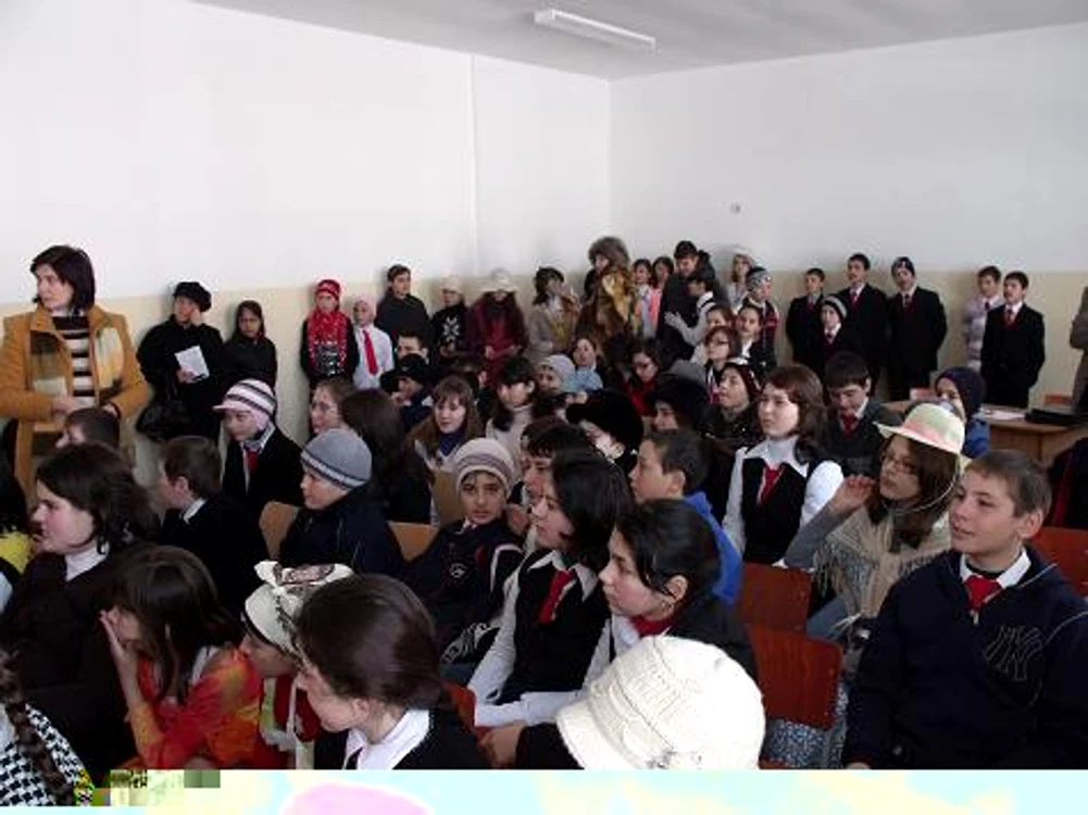Publicul – format din copii de la Găiseanca – a fost fascinat de prestaţia micuţilor