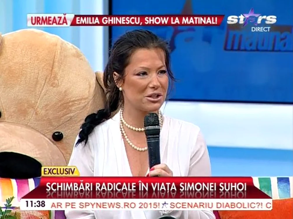 Simona Sensual a apărut la tv cu faţa umflată de somn