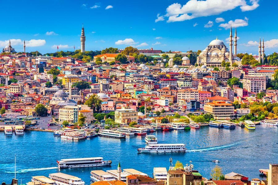 Țara care ar putea depăși Franța ca număr de vizitatori. Numărul turiștilor în această destinație a crescut cu 70%, după pandemie    