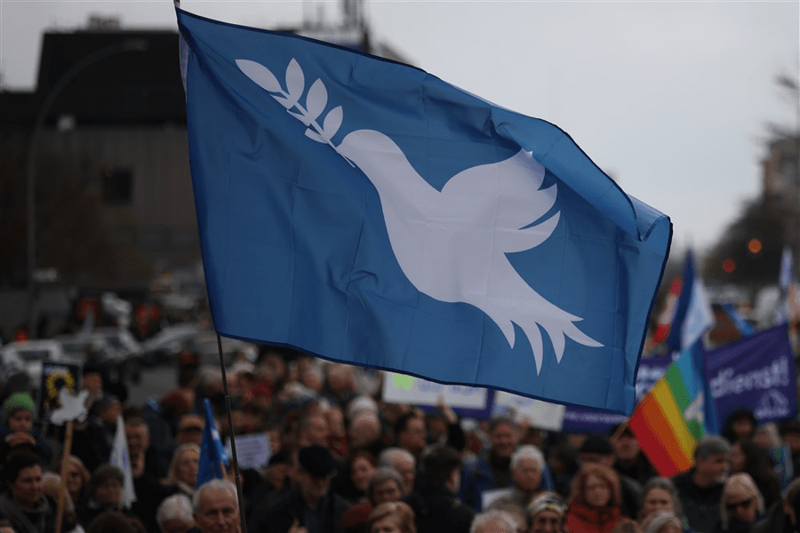 Manifestații pentru pace în Germania, cu ocazia tradiţionalelor marşuri de Paşte: „Mai multe arme nu sunt o soluție“