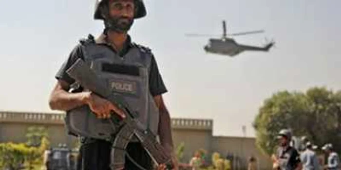 Talibanii ameninţă stabilitatea în Pakistan, atac asupra principalei baze militare