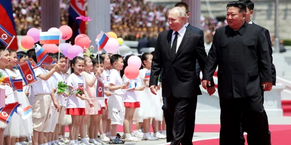 Kim Jong-un l-a primit miercuri pe Vladimir Putin în Coreea de Nord FOTO EPA-EFE