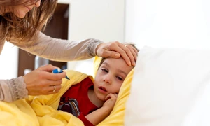 Copil bolnav - raceala - febra - gripa FOTO Shutterstock 