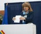 Maria Basescu la vot FOTO MEdiafax