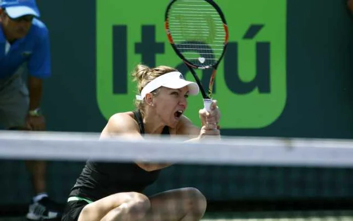 Simona Halep a fost tot mai incordată pe teren în ultima perioadă. FOTO: AP