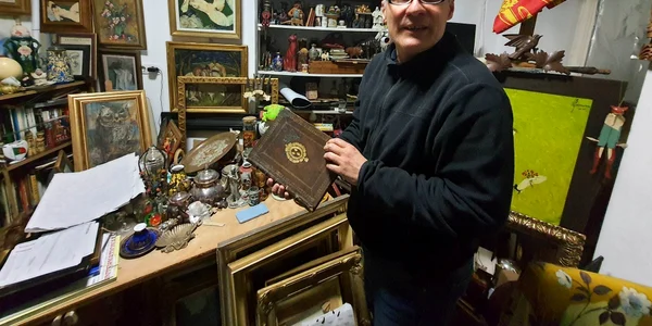Alin Samochis colectionar foto Remus Florescu jpg