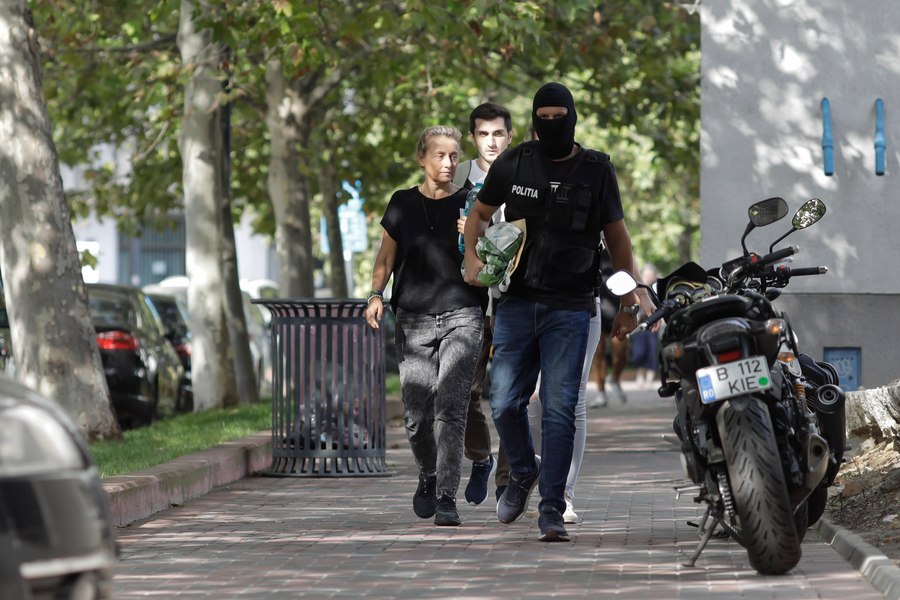 Mama lui Vlad Pascu ar fi adus droguri la petrecerile fiului ei, spun martorii. Precizările DIICOT  