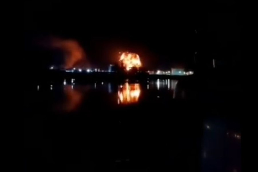 Atacul din Portul Reni, surprins de marinari: „Hai să fugim, ia uite cum cade, a început războiul aproape de România!“ VIDEO
