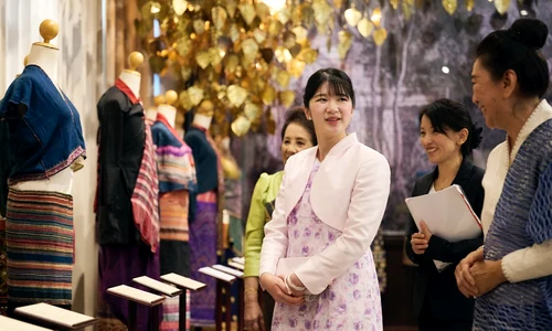 Prințesa Aiko în Laos   Agentia Imperială 16 jpg