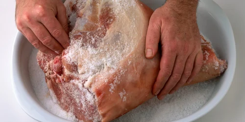 carne de porc la sare 