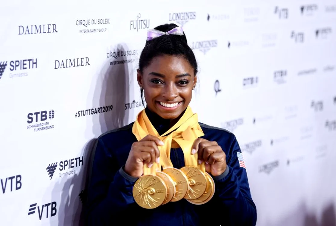 
    Simone Biles, cu cele cinci medalii de aur cucerite la Campionatul Mondial 2019FOTO: Guliver/ Gettyimages  